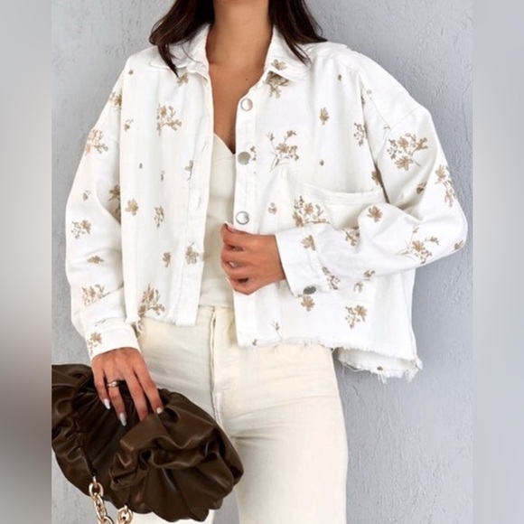 Zara White Jacket with Gold Accents - Picture 2 of 6
